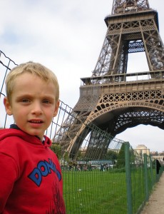 Sotto la Torre Eiffel a Parigi